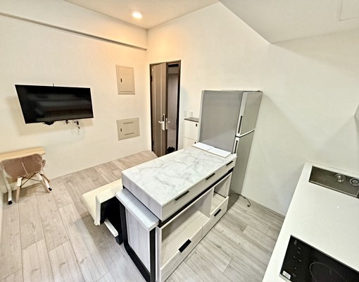 逢甲商圈/強力機能/輕屋齡/精緻兩房尬車位 - Image 1