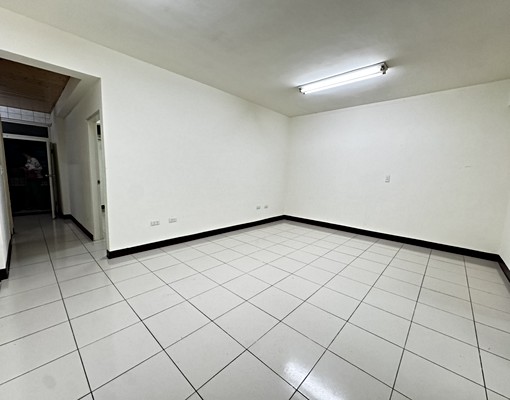 秒租!永和蛋黃區大陽台二樓~可租補!看備註! - Image 3