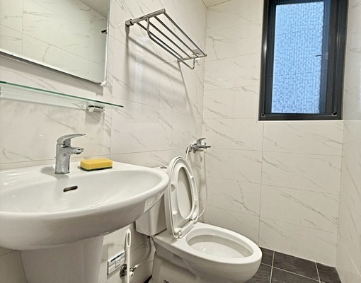 全新傢具齊全✨質感採光套房✨戶數單純✨黃金地段✨垃圾集中 - Image 4