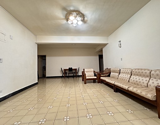 可租補，三房兩廳兩衛，前後陽台，近四號公園大坪數公寓。 - Image 2