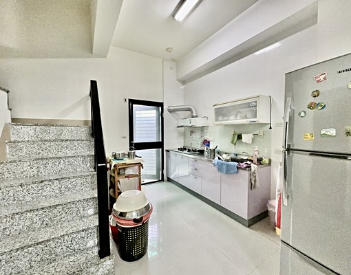 【專約】屏東榮總商圈｜面公園首排｜寵物可談｜邊間車庫透天 - Image 4