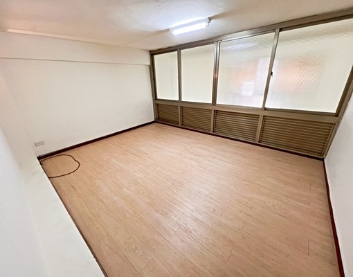 稀有透天✦前院停車位✦大四房✦雙租補✦鬧中取靜✦只剩一間 - Image 6