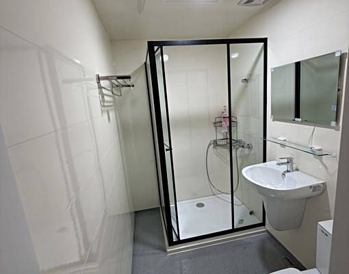 全新電梯透天套房｜大遠百．清大南大校區・國泰醫院・城隍廟商圈 - Image 4