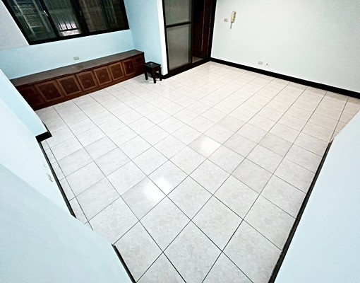 捷運三重國小◆新整修3房◆採光可租補★雙陽台 - Image 1