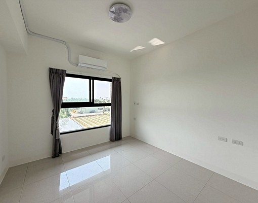 中洲向山學全新3房平車華廈 - Image 4