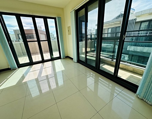 透天!!四房!!獨立衛浴!雙車位!! - Image 2