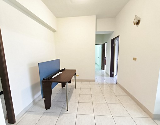 亞灣好市多-獅甲國宅-面台鋁景觀美三房+平面車位 - Image 6