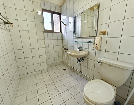 亞灣夢時代-獅甲國宅-面台鋁景觀美三房+平面車位 - Image 8