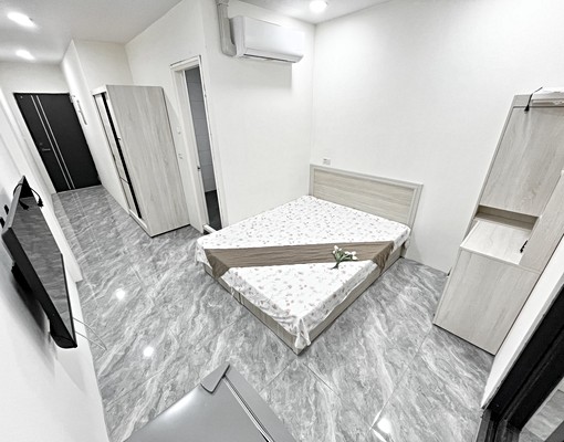 做泥的外套~秒殺件釋出✨可租補可報稅｜室內機車位❤️獨洗曬 - Image 4