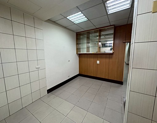 中山路上近博愛街租金好優惠大住店 - Image 7