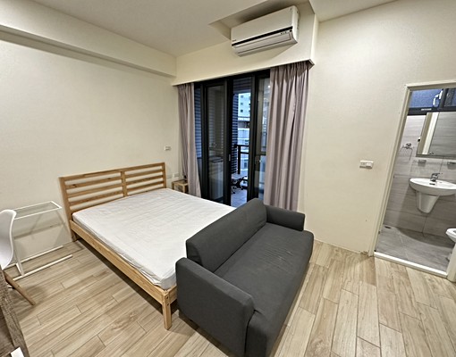 育英路~電梯美套房~屋齡新~陽台洗衣機 - Image 4