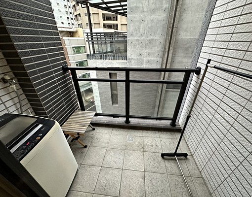 育英路~電梯美套房~屋齡新~陽台洗衣機 - Image 5