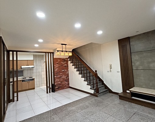 5樓透天雙車庫豪別墅享受長庚醫院高雄果嶺自然公園的便利 - Image 5