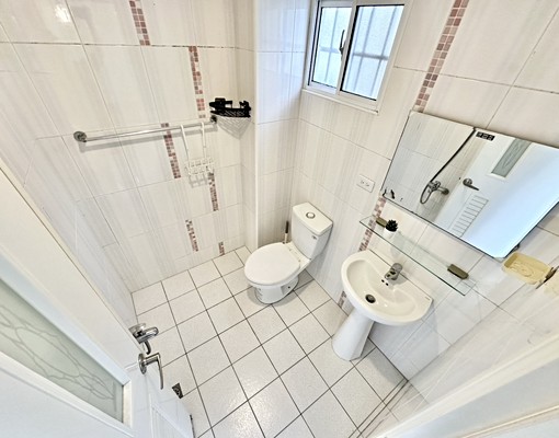 美術館👑雙租補👑陽台獨洗曬👑流理台👑車位👑衛浴開窗 - Image 8