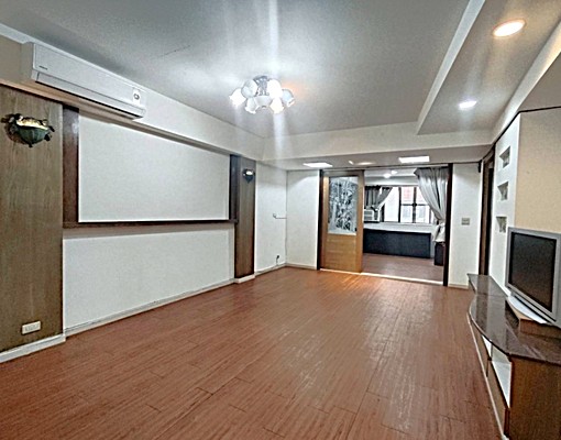 中壢觀光夜市旁社區大四房+車(可租補) - Image 1