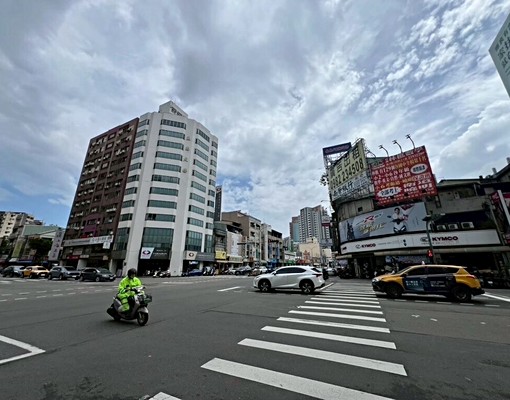 西區民權路✨台中教育大學世華金融大樓✨4房出租 - Image 6