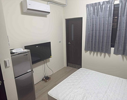 新營市中心精華地段電梯套房出租 - Image 1