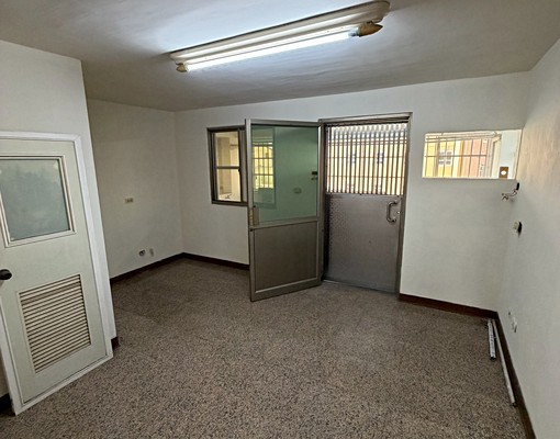 高雄市三民區安寧街50坪雙層平面出租,高雄火車站生活機能便利 - Image 7