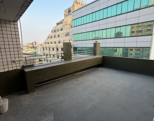 高雄市三民區安寧街30坪整層出租，獨立露台洗曬空間及頂樓露臺 - Image 9