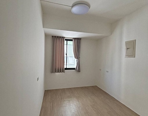 老公寓重新整修,交通便利,近學區,生活機能佳,可租補。 - Image 8