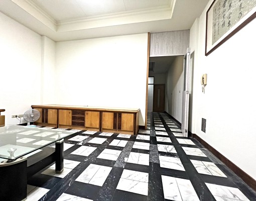 永康砲校漂亮車庫透天 - Image 1