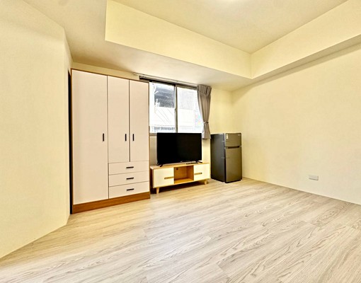 王室🥇台水電✨傢俱全配✨近勤美🉑租補🉑戶籍 - Image 5