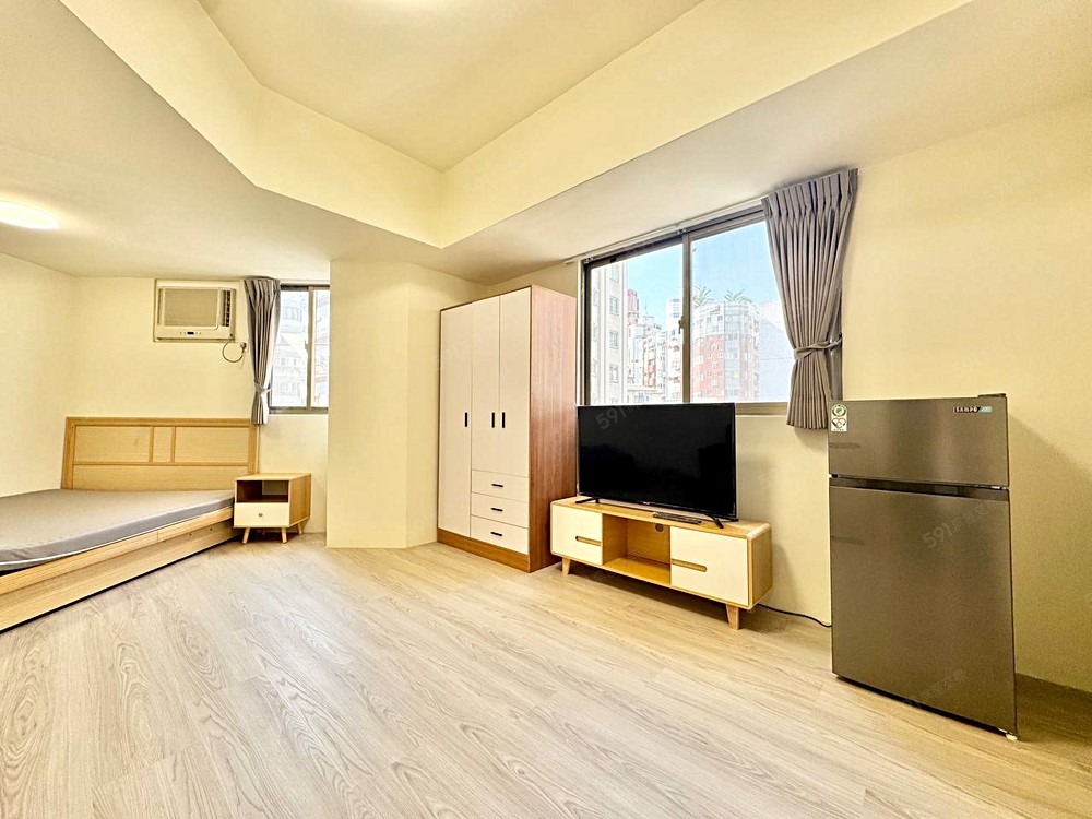 王室🥇台水電✨傢俱全配✨近勤美🉑租補🉑戶籍 - Image 1