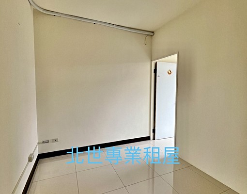 可租補-近林口康橋大空間有露臺2至4樓採光美屋有一個平面車位 - Image 9