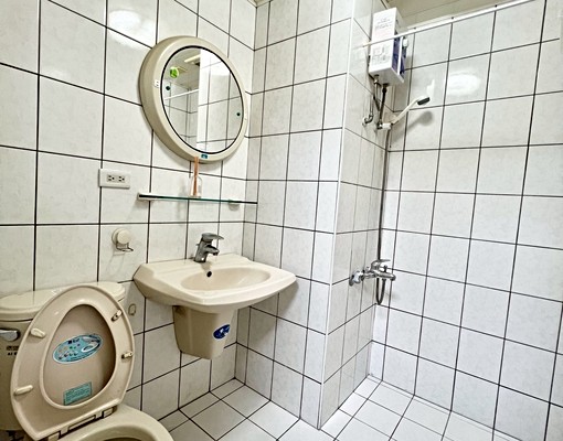 府中🚝獨立門牌🏘️租補✅陽台獨洗曬台水電⚡️包裹垃圾代收 - Image 8