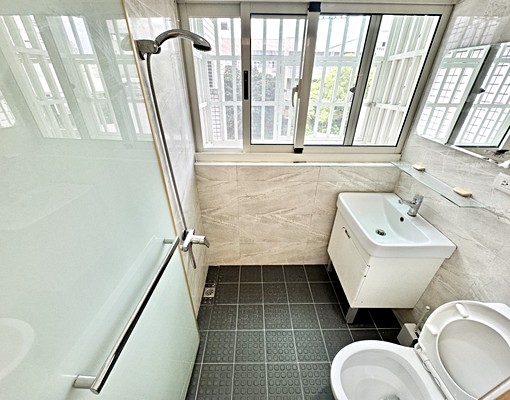 逢甲大學♡電梯套房♡可租補♡學生上班族首選♡好停車♡衛浴開窗 - Image 1