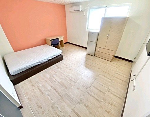 近火車站✅近秀泰✅近湖濱公園✅一層僅有2戶✅屋況極佳✅可以電 - Image 1