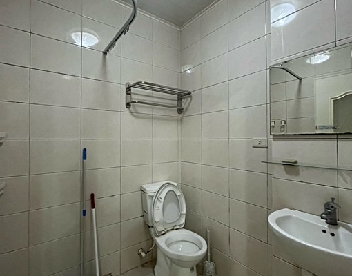 台電計價採光佳室內停機車台電計價金山街套房 - Image 3