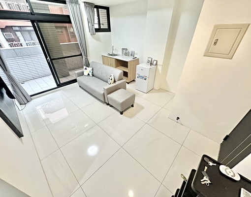 一中👑一房一廳👑租補👑陽台獨洗曬👑流理台👑乾溼分離 - Image 3