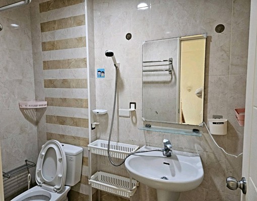 1-3人市區整層獨立安靜套房適合老師公務員學生 - Image 13