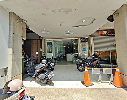 【店面出租】澄清路黃金地段 - Image 1