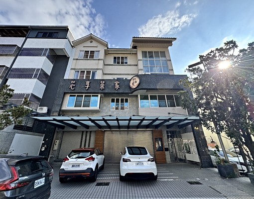 文心南一路地坪95坪可分層出租或整棟大樓出租 - Image 1