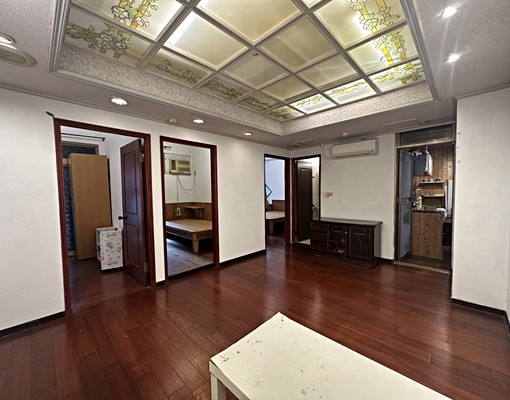 SOGO歌德宮廷整層獨戶3房大陽台元化商圈 - Image 2