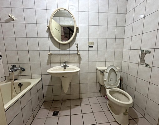 幸福榮易租~下龜山近迴龍林口~大透天 - Image 6