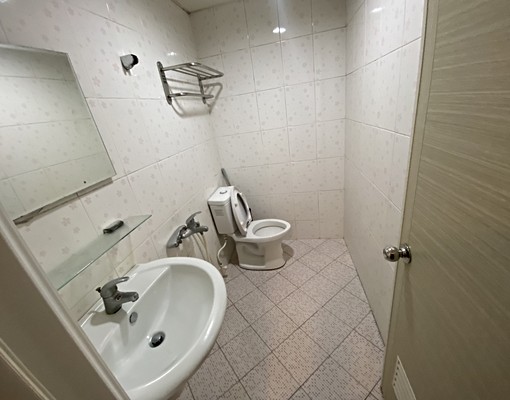 ★真理大學旁★家具齊全採光佳大套房(可租補 - Image 11