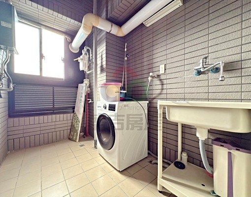 太子雲世紀C區，精裝三房+平車，含管，屋況優!! - Image 6