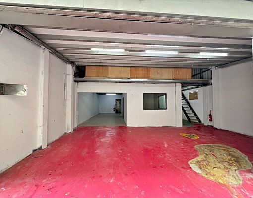 適合做倉庫使用可停車光復橋在旁與台北一線之隔 - Image 1