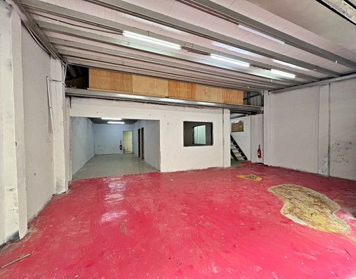 適合做倉庫使用可停車光復橋在旁與台北一線之隔 - Image 2