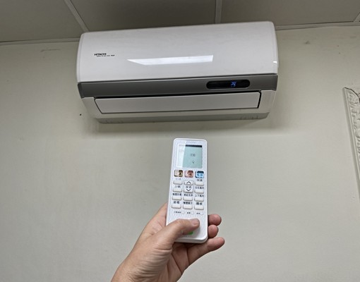 捷運旁★大空間★採光無敵【幸福專案】飲水機★獨立洗衣 - Image 2