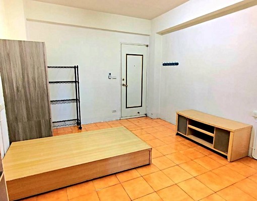 🏡永和仁愛公園旁|頂樓小套房出租中!拉行李就能住✨ - Image 4