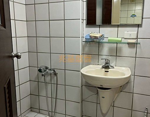 兆基🏡西區獨立套房可租補 - Image 4