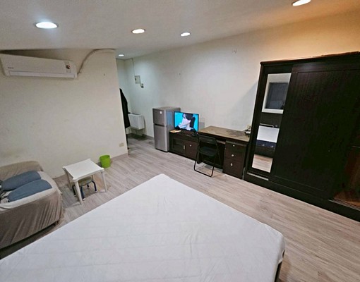 大坪林❣️獨洗曬傢俱齊全/採光通風格局方正/生活機能佳 - Image 2