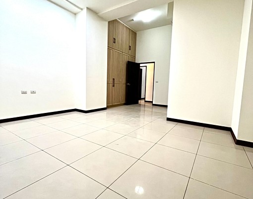 自租好宅⭐️百坪大四房雙車位😍贈大露臺可租補寵物短期商辦住 - Image 5