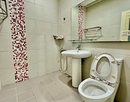 免爬樓梯！文心中清捷運站旁！安靜巷弄內 - Image 6