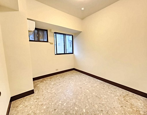 可租補★誠租內壢四房車★室內大空間雙陽台 - Image 5