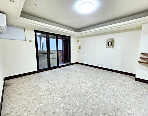 可租補★誠租內壢四房車★室內大空間雙陽台 - Image 6